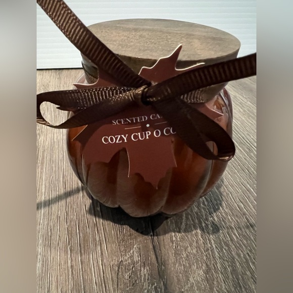 🍁 Pretty Fall Candles in Pumpkin Shaped Jars- Set of 2- NWT - Picture 5 of 5
